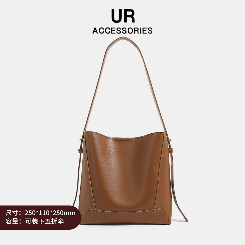 UR夏天女包日常通勤单肩斜挎包包2025新款今年流行包高级感软皮包 98元