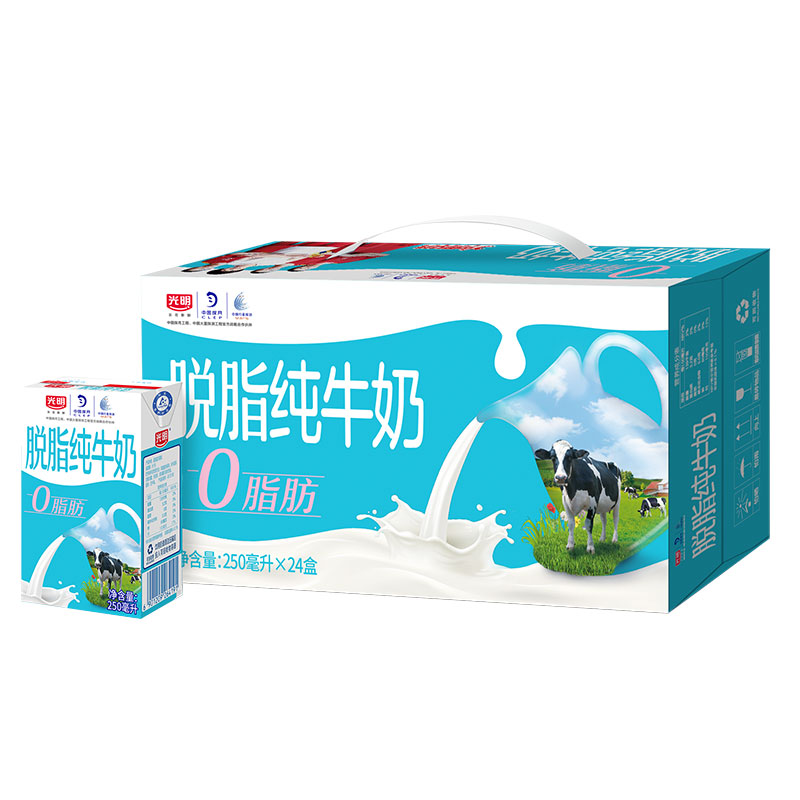 光明脱脂纯牛奶250ml*24盒整箱装营养早餐奶家庭装 65.4元