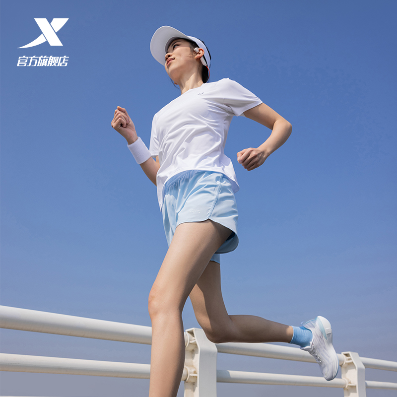 特步短裤女2025夏季健身透气五分裤吸湿速干裤子女子训练运动短裤 36元
