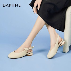 达芙妮时装凉鞋夏季女时尚休闲单鞋气质百搭中跟粗跟鞋子优雅凉鞋