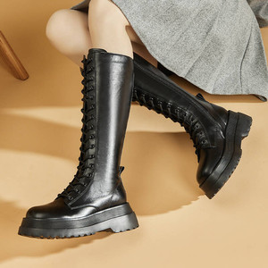 达芙妮女时尚马丁靴年秋冬百搭保暖靴子加绒工装靴休闲短靴单靴