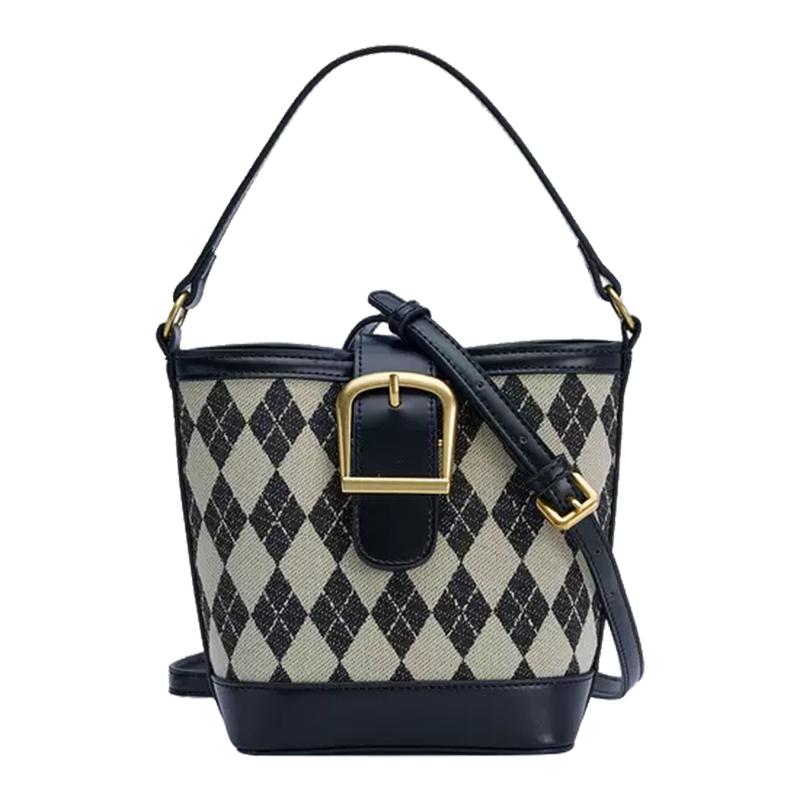 UR秋冬女款爆款2025新款百搭包包法式ins单肩包休闲风日常斜挎包 87元