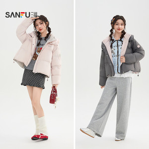 三福连帽羽绒服2025新款冬季休闲英文印花保暖宽松外套女装849953