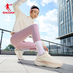 乔丹雨燕加绒跑步鞋运动鞋女款2025冬季新款减震轻便皮面防水棉鞋