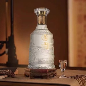 五粮液股份出品兴隆水晶至尊送礼宴请500ml亚克力配礼品袋E6