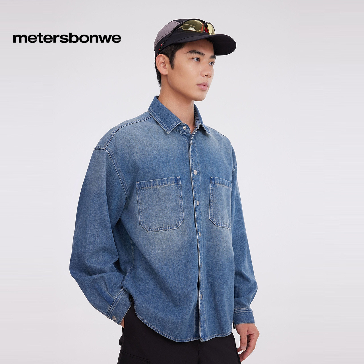 [商场同款]美特斯邦威男2025秋冬新款户外宽松舒适双贴袋长袖衬衫 136元