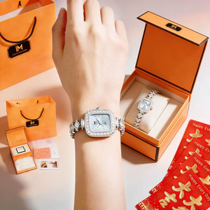 【新年礼物】DOM联名JM  坚守139道生产工序 轻奢ins风满钻女表 Y