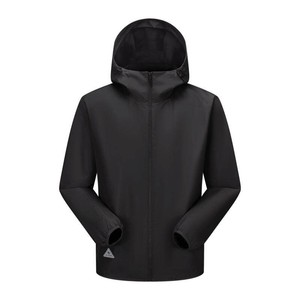 美特斯邦威男女同款夹克春季简洁舒适防水防风运动连帽功能性