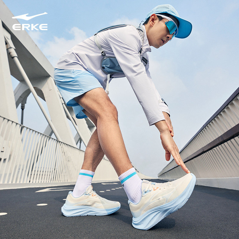 行云鸿星尔克跑鞋夏季新款运动鞋轻便网面透气跑步鞋软底减震男鞋 159元