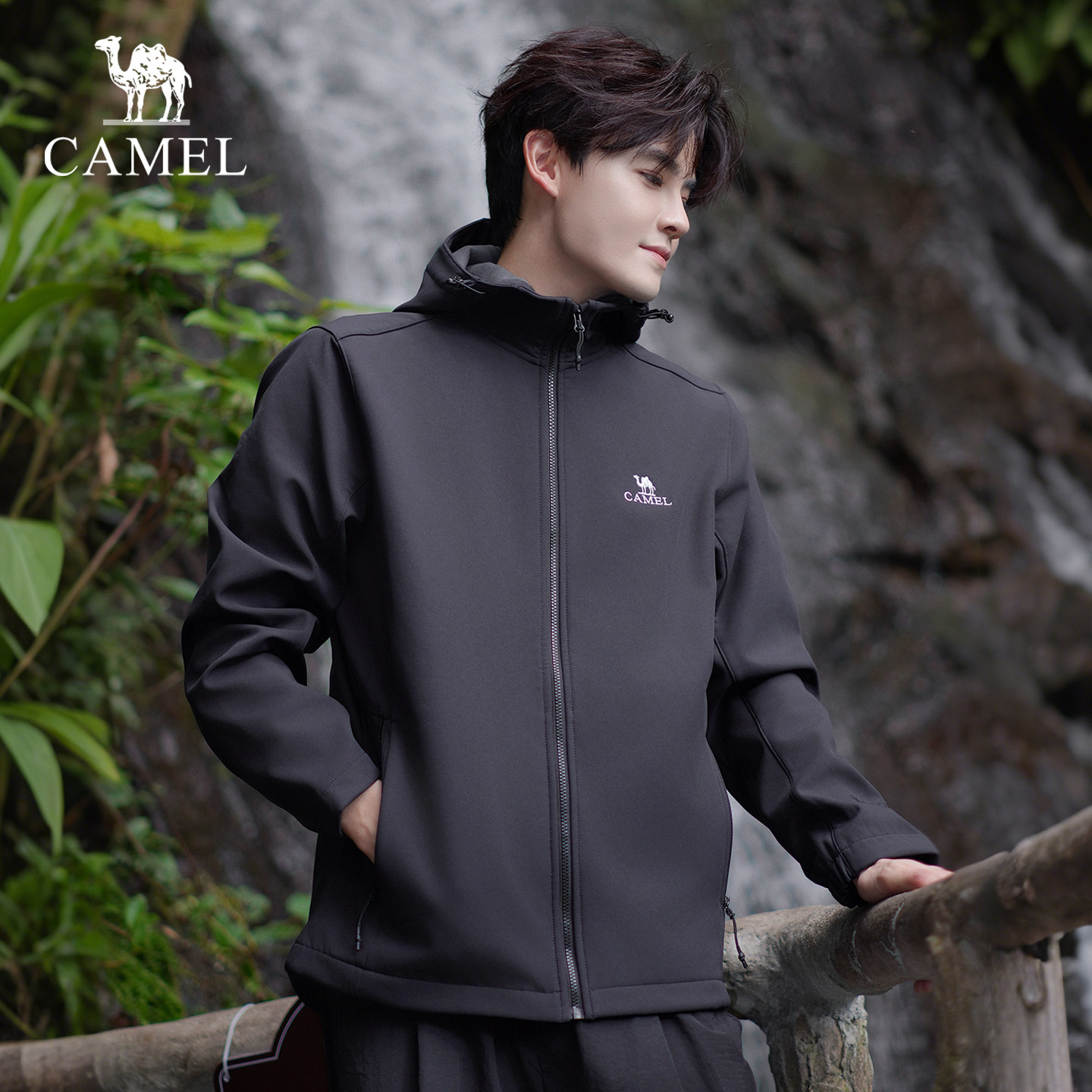 [岩壳Evo]骆驼男装夹克户外冲锋软壳衣防风防水运动登山服外套女 189元