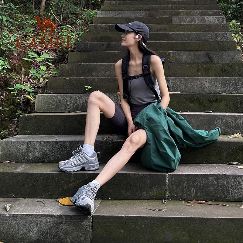 骆驼女鞋秋季新款耐磨徒步鞋女款轻便防滑缓震老爹运动户外登山鞋