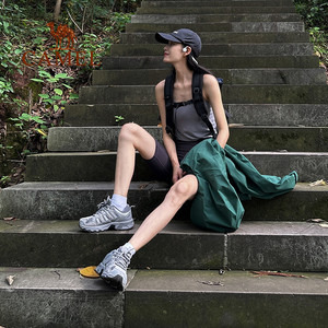 骆驼女鞋秋季新款耐磨徒步鞋女款轻便防滑缓震老爹运动户外登山鞋